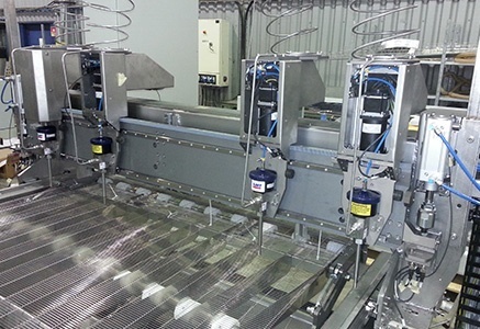 Máquina de chorro de agua CNC personalizada con recuperación de material, sector de actividad: Farmacéutico.